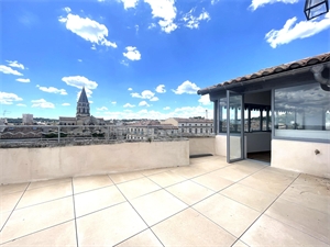 appartement à la vente -   30000  NIMES, surface 95 m2 vente appartement - APR720539